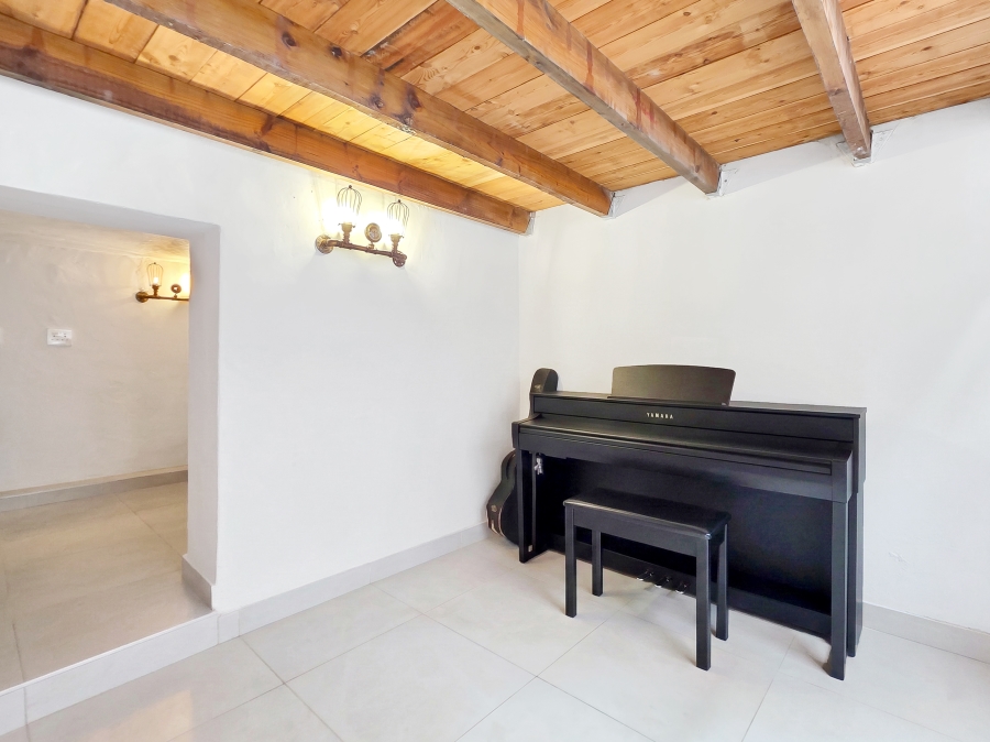 2 Bedroom Property for Sale in Three Anchor Bay Western Cape